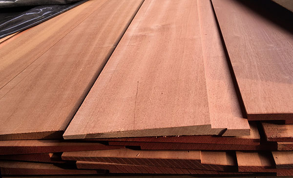 sapele-wood-vs-walnut-compared-2